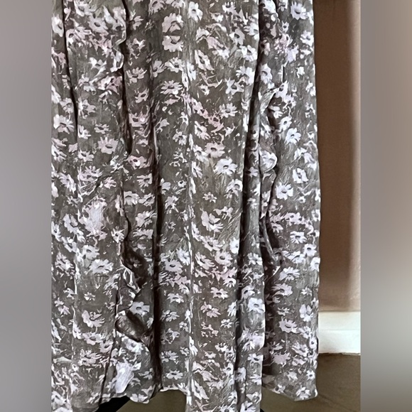 Storia Floral Ruffled Dress - Picture 3 of 9